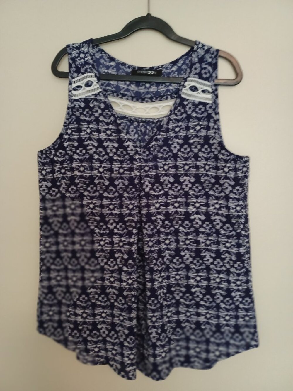 PAPERMOON Like New Sleeveless Top with Lace Accents, Size XS